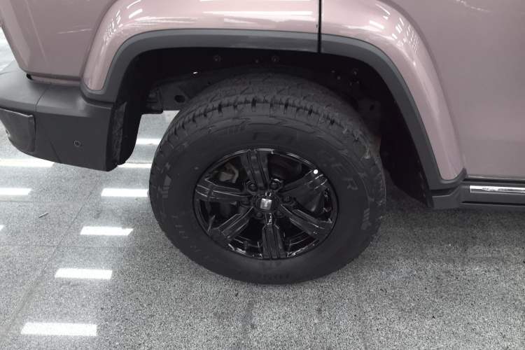 Used Tank 300 2023 City Edition 2.0T—Stylish as Ever Right Rear Wheel Hub
