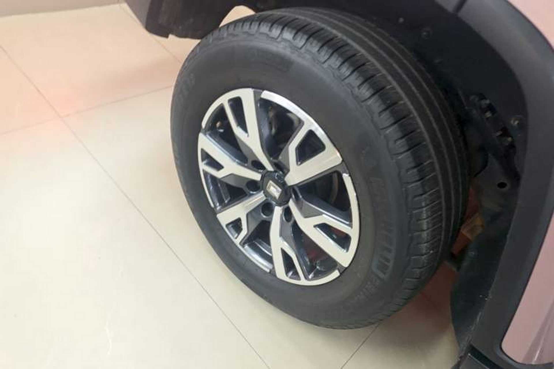 Used Tank 300 2023 City Edition 2.0T—Stylish as Ever Right Rear Wheel Hub