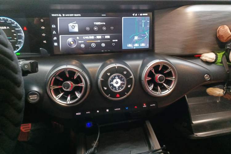 Used Tank 300 2023 Off-Road Edition 2.0T Challenger Audio And AC Panel