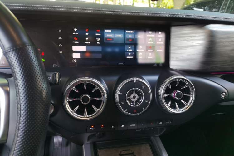 Used Tank 300 2023 City Edition 2.0T—Stylish as Ever Audio And AC Panel