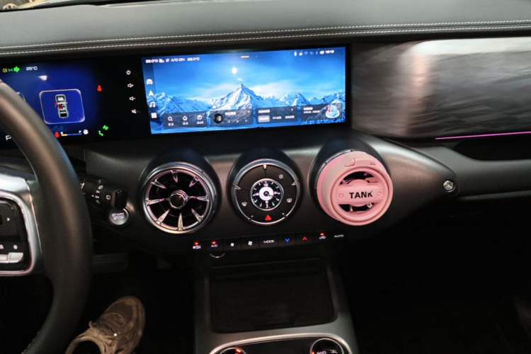 Used Tank 300 2023 City Edition 2.0T—Stylish as Ever Audio And AC Panel