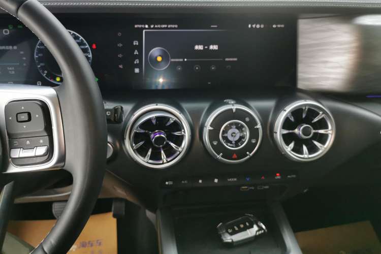 Used Tank 300 2023 City Edition 2.0T—Stylish as Ever Audio And AC Panel