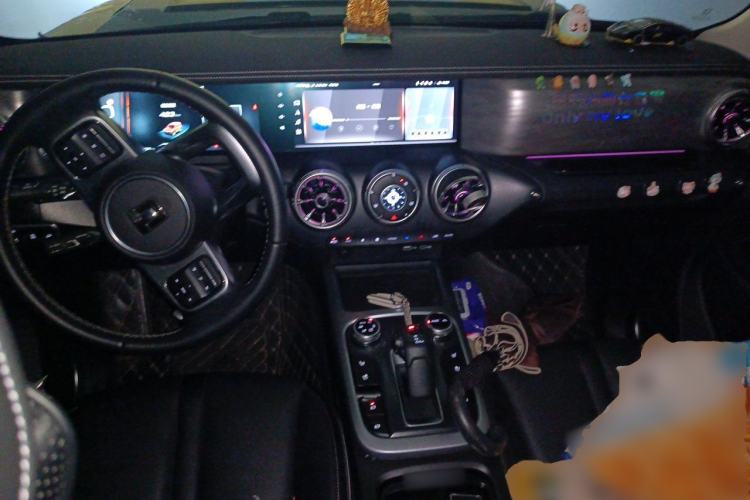 Used Tank 300 2023 City Edition 2.0T—Stylish as Ever Center Console