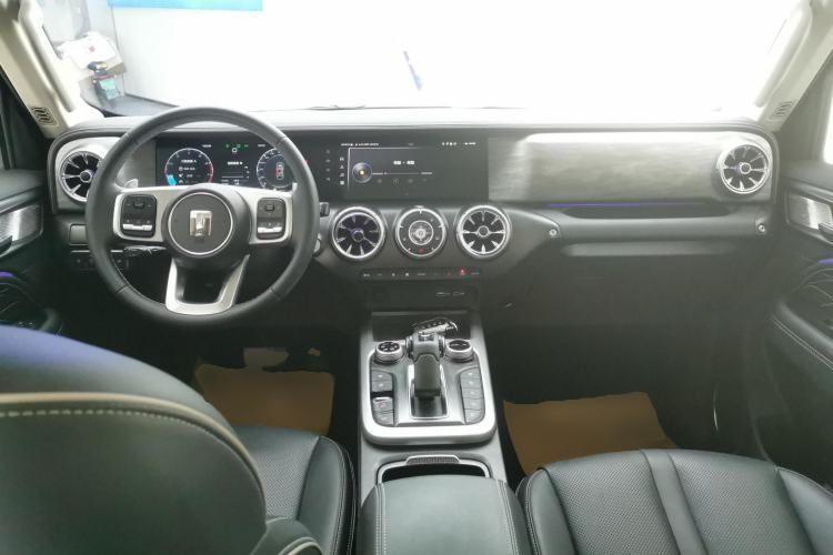 Used Tank 300 2023 City Edition 2.0T—Stylish as Ever Center Console