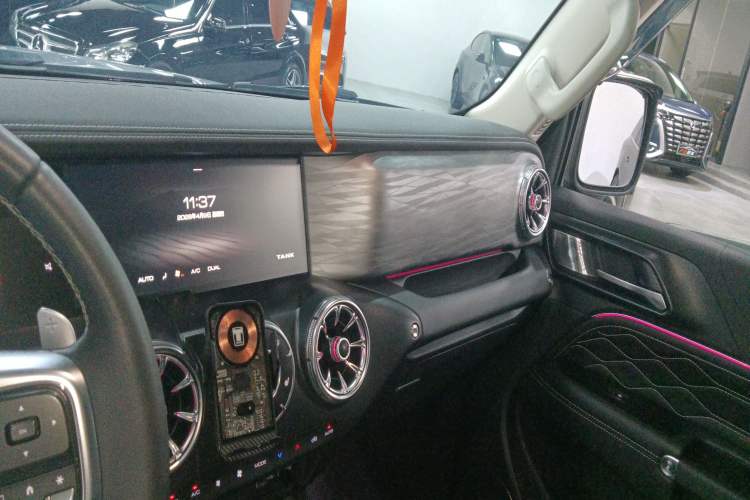Used Tank 300 2023 Off-Road Edition 2.0T Conqueror Center Console