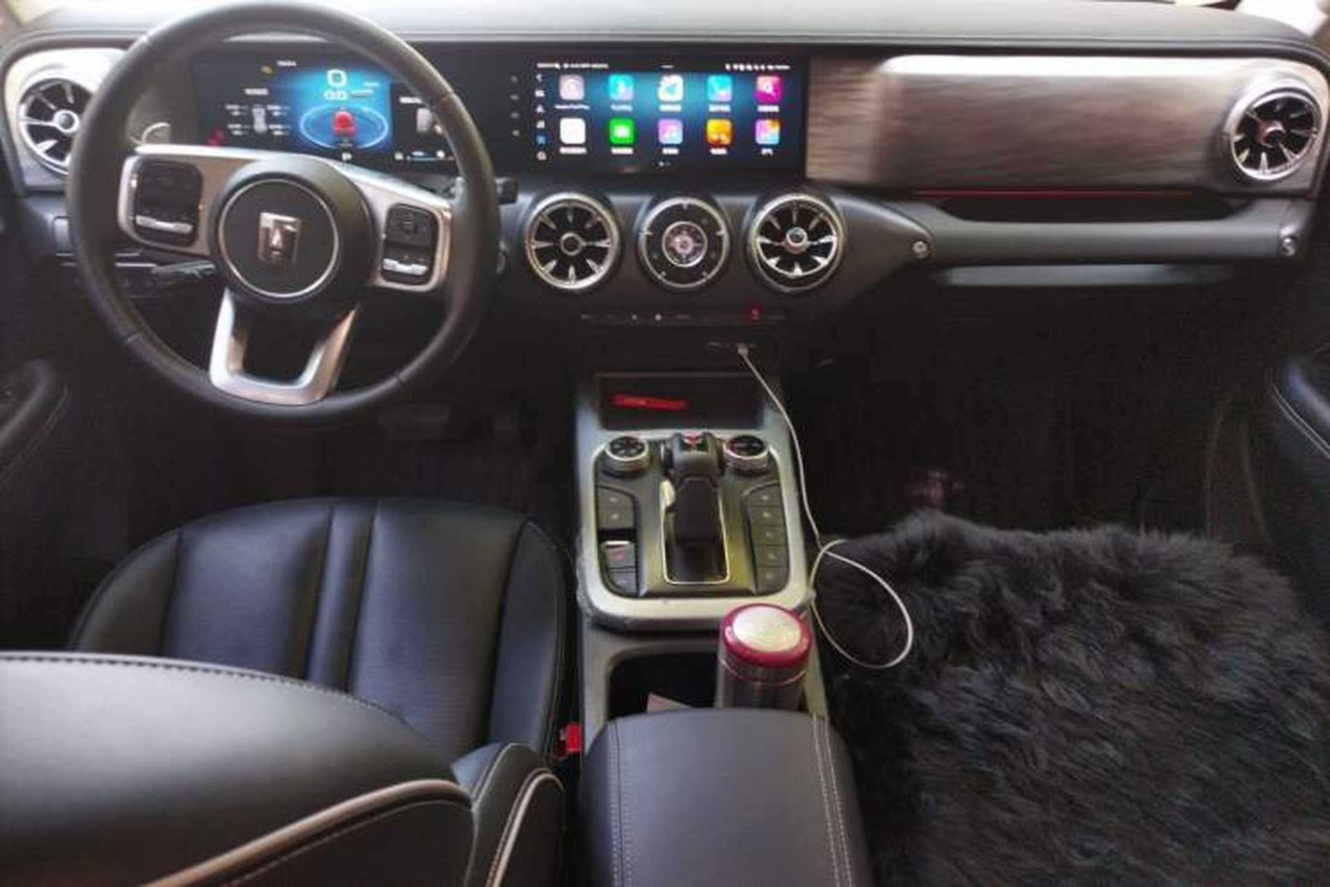 Used Tank 300 2023 City Edition 2.0T—Stylish as Ever Center Console