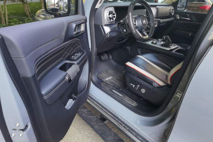 Used Tank 300 2023 City Edition 2.0T—Stylish as Ever Driver Seat