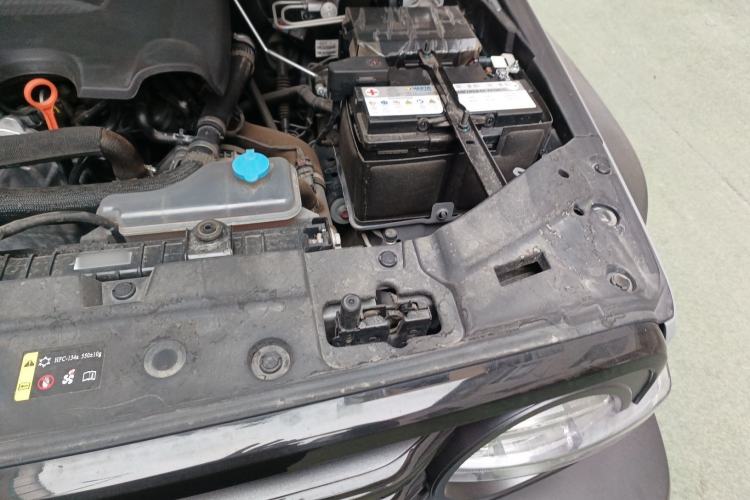 Used Tank 300 2023 Off-Road Edition 2.0T Challenger Engine Bay Left