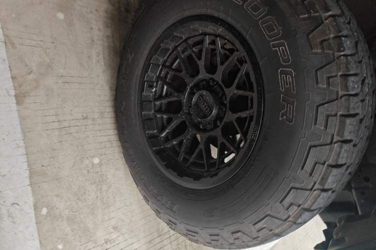 Used Tank 300 2023 City Edition 2.0T—Stylish as Ever Exterior 7