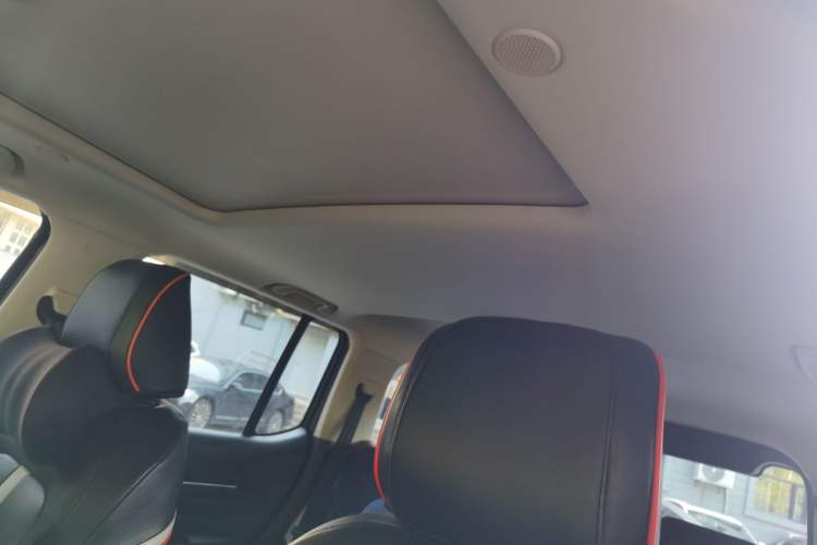Used Tank 300 2023 City Edition 2.0T—Stylish as Ever Headliner