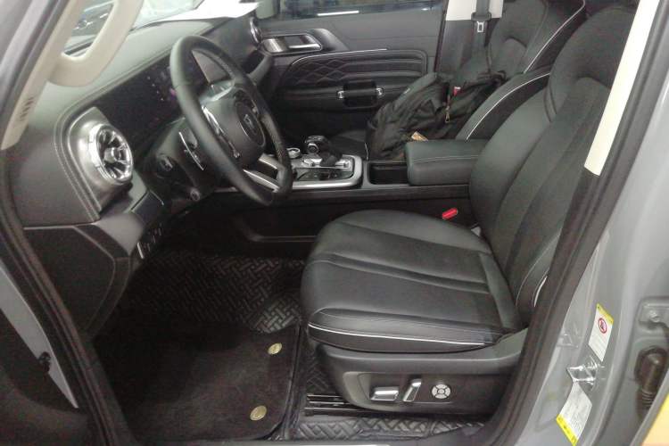Used Tank 300 2023 2.0T Iron Rider 02 Left Front Seat