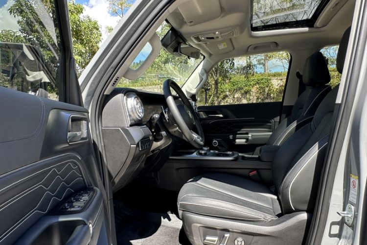 Used Tank 300 2023 Off-Road Edition 2.0T Conqueror Left Front Seat