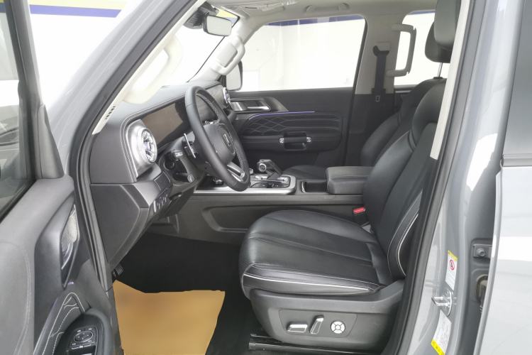 Used Tank 300 2023 City Edition 2.0T—Stylish as Ever Left Front Seat