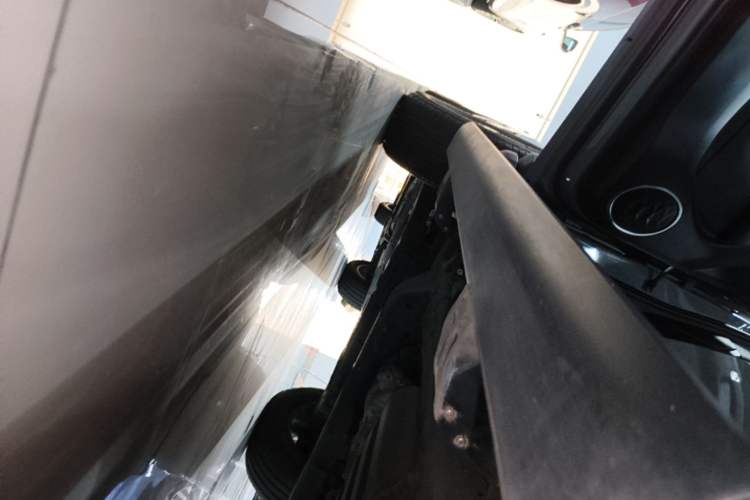 Used Tank 300 2023 City Edition 2.0T—Stylish as Ever Left Side Sill