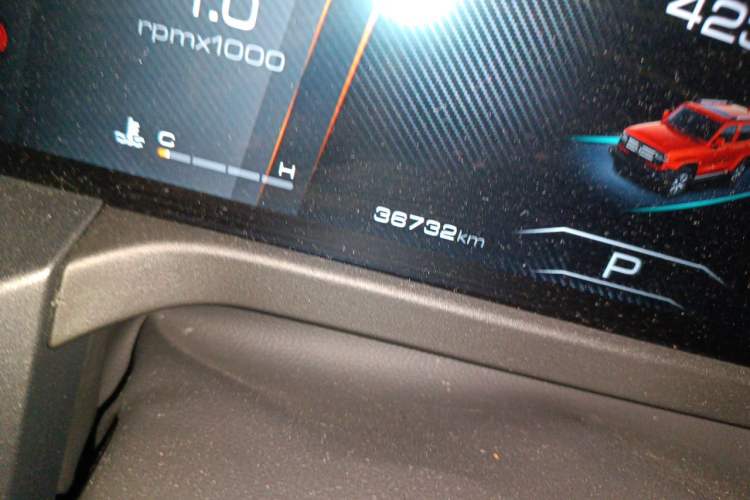 Used Tank 300 2023 City Edition 2.0T—Stylish as Ever Odometer Close Up