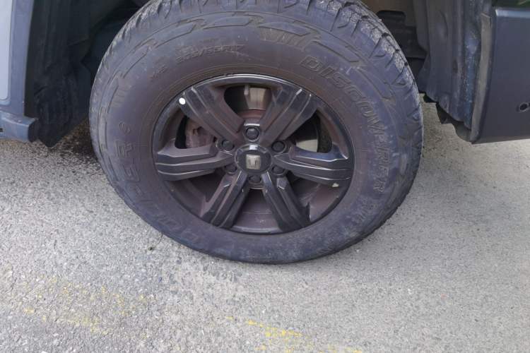 Used Tank 300 2023 City Edition 2.0T—Stylish as Ever Right Front Wheel Hub