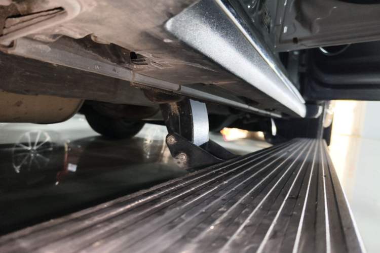 Used Tank 300 2023 City Edition 2.0T—Stylish as Ever Right Side Sill