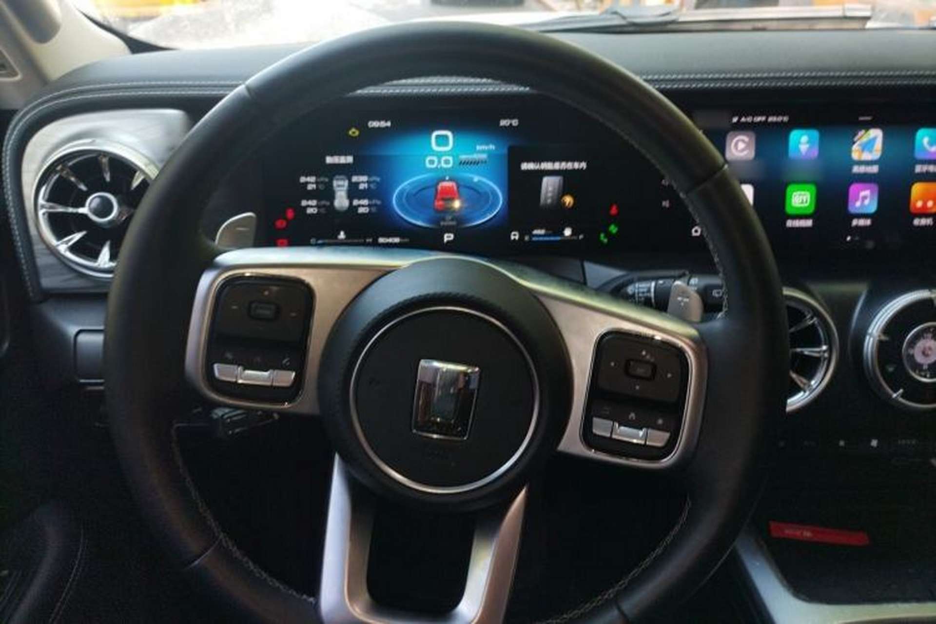 Used Tank 300 2023 City Edition 2.0T—Stylish as Ever Steering Wheel