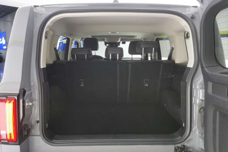 Used Tank 300 2023 City Edition 2.0T—Stylish as Ever Trunk