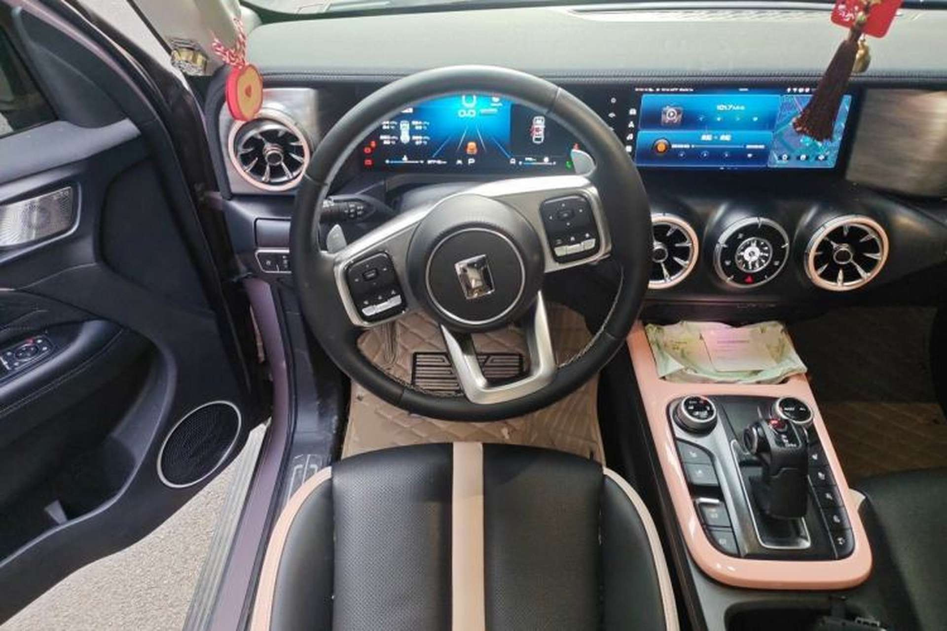 Used Tank 300 2023 City Edition 2.0T—Stylish as Ever Steering Wheel
