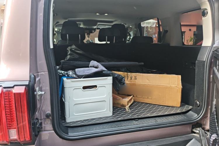 Used Tank 300 2023 City Edition 2.0T—Stylish as Ever Trunk
