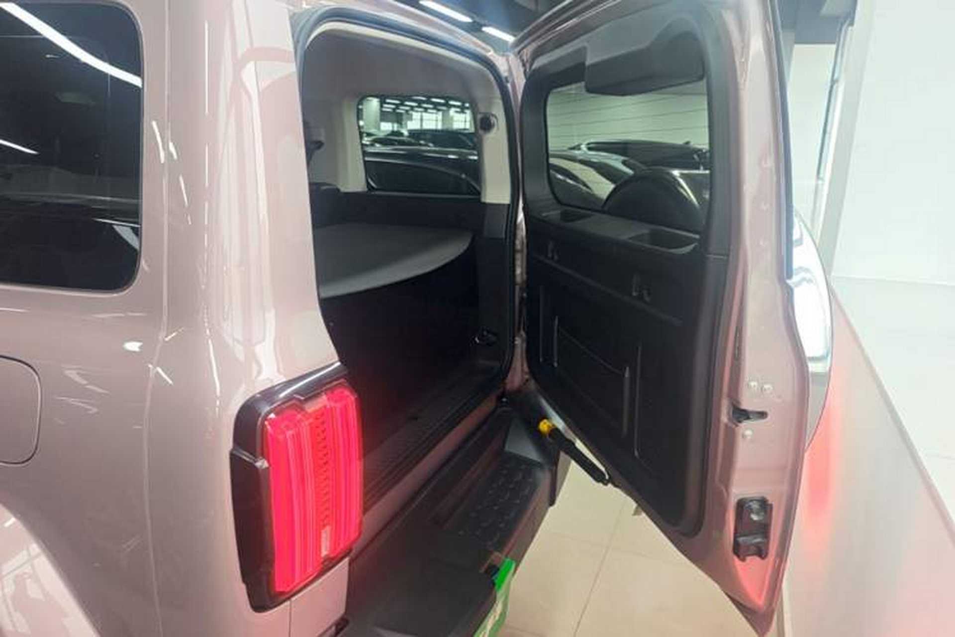 Used Tank 300 2023 City Edition 2.0T—Stylish as Ever Trunk