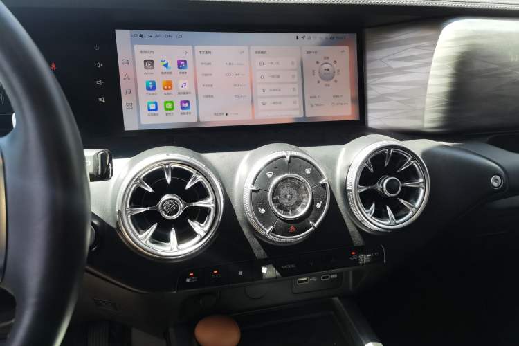 Used Tank 300 2023 Off-Road Edition 2.0T Conqueror Audio And AC Panel