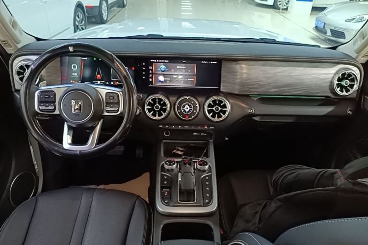 Used Tank 300 2023 City Edition 2.0T—Stylish as Ever Center Console