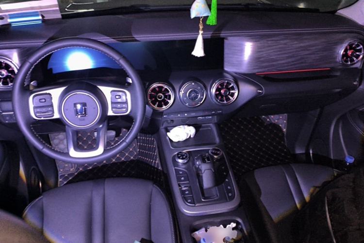 Used Tank 300 2023 City Edition 2.0T—Stylish as Ever Center Console