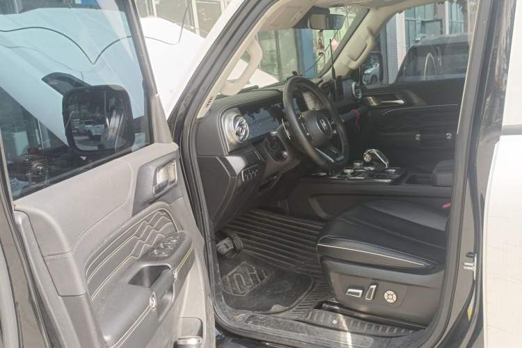 Used Tank 300 2023 Off-Road Edition 2.0T Conqueror Driver Seat