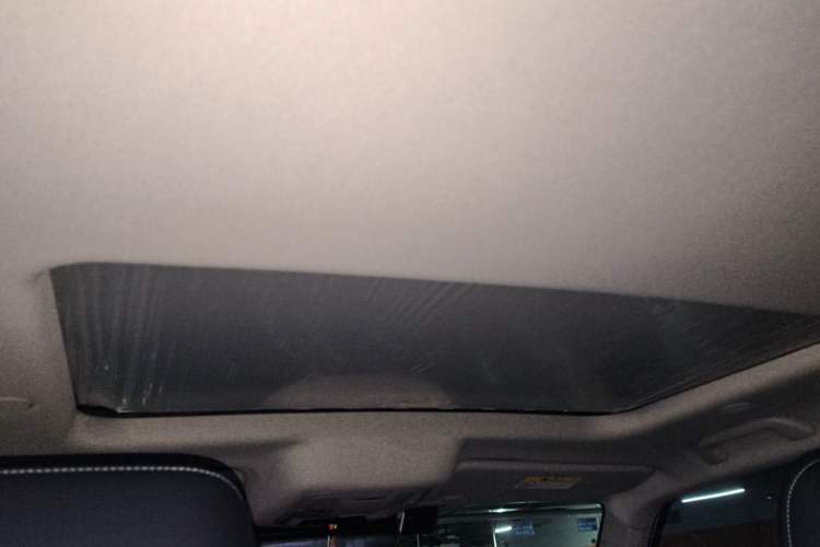 Used Tank 300 2023 City Edition 2.0T—Stylish as Ever Headliner
