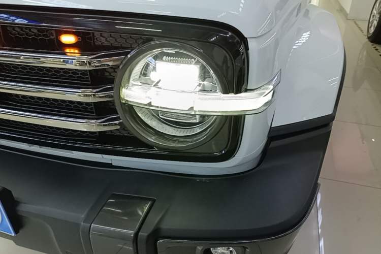Used Tank 300 2023 City Edition 2.0T—Stylish as Ever Left Front Headlight