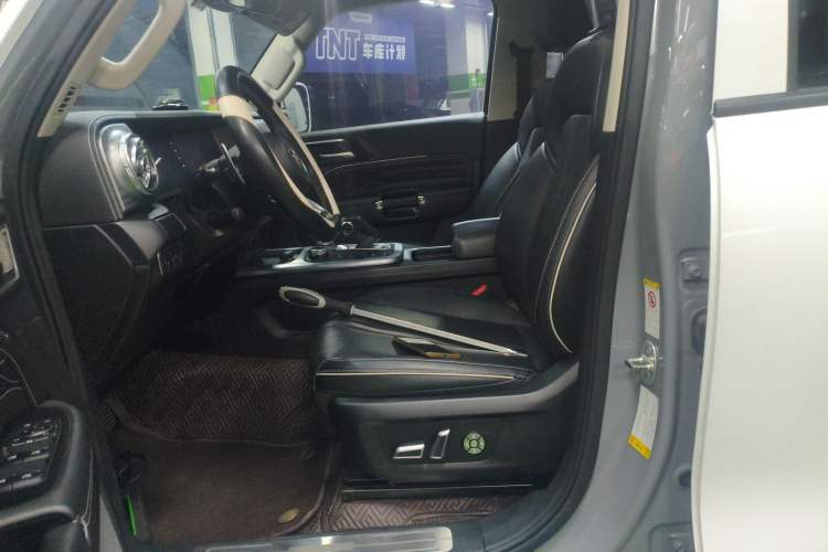 Used Tank 300 2023 Off-Road Edition 2.0T Conqueror Left Front Seat