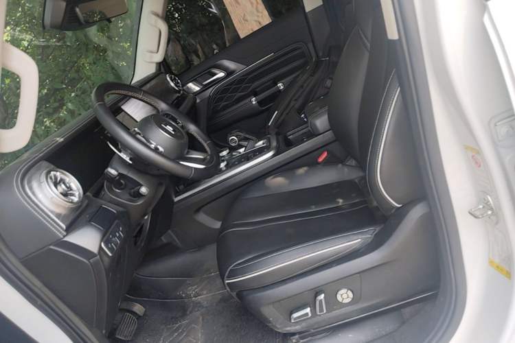 Used Tank 300 2023 2.0T Iron Rider 02 Left Front Seat