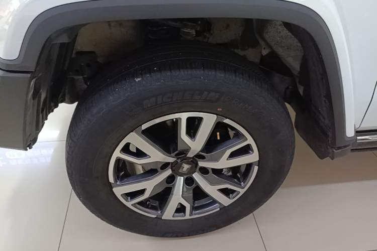Used Tank 300 2023 City Edition 2.0T—Stylish as Ever Left Front Wheel Hub