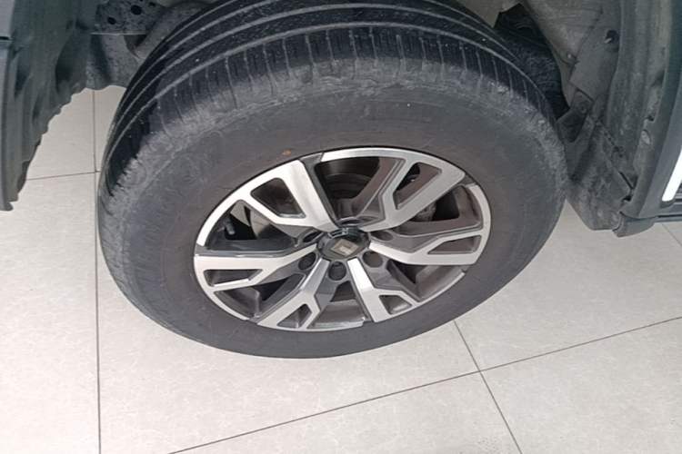 Used Tank 300 2023 City Edition 2.0T—Stylish as Ever Left Front Wheel Hub