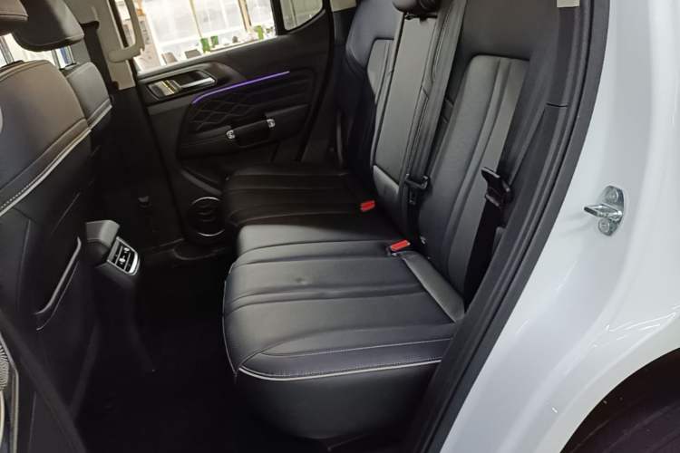 Used Tank 300 2023 City Edition 2.0T—Stylish as Ever Left Rear Seat