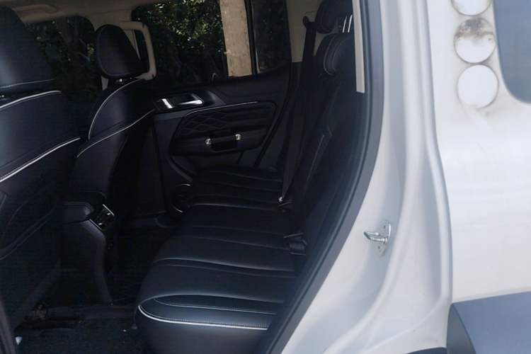 Used Tank 300 2023 2.0T Iron Rider 02 Left Rear Seat