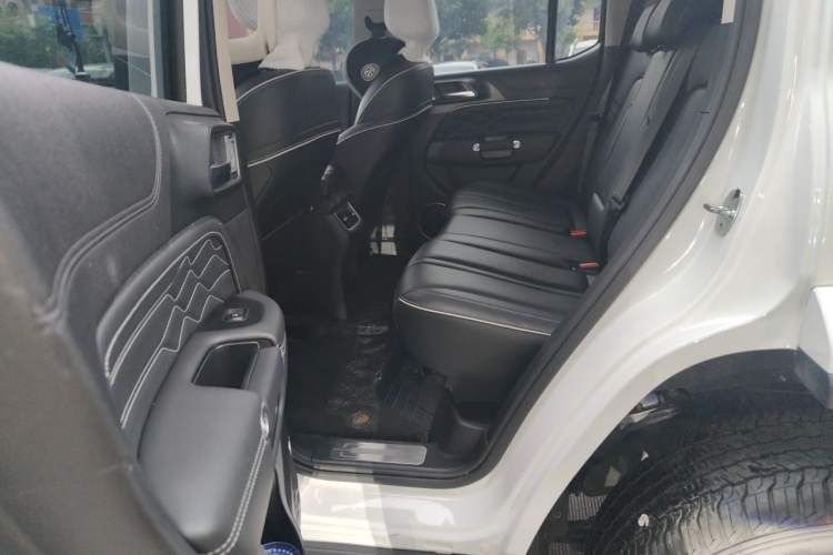Used Tank 300 2023 City Edition 2.0T—Stylish as Ever Left Rear Seat
