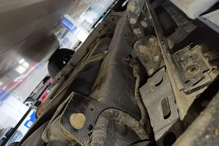 Used Tank 300 2023 City Edition 2.0T—Stylish as Ever Left Side Sill