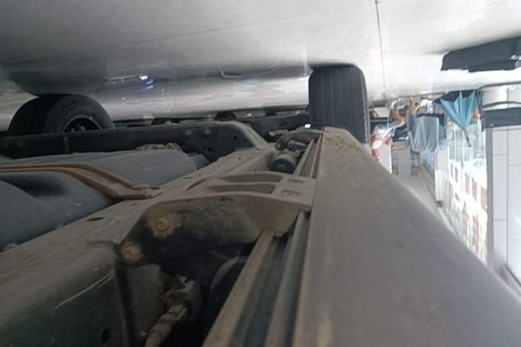 Used Tank 300 2023 City Edition 2.0T—Stylish as Ever Left Side Sill