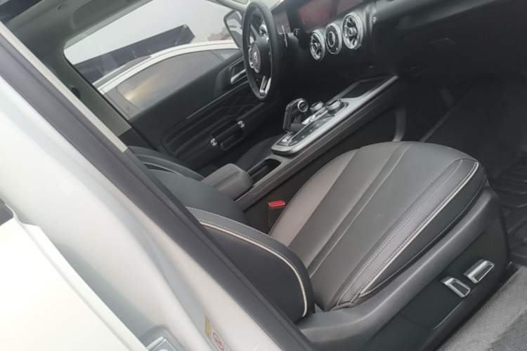 Used Tank 300 2023 Off-Road Edition 2.0T Conqueror Right Front Seat
