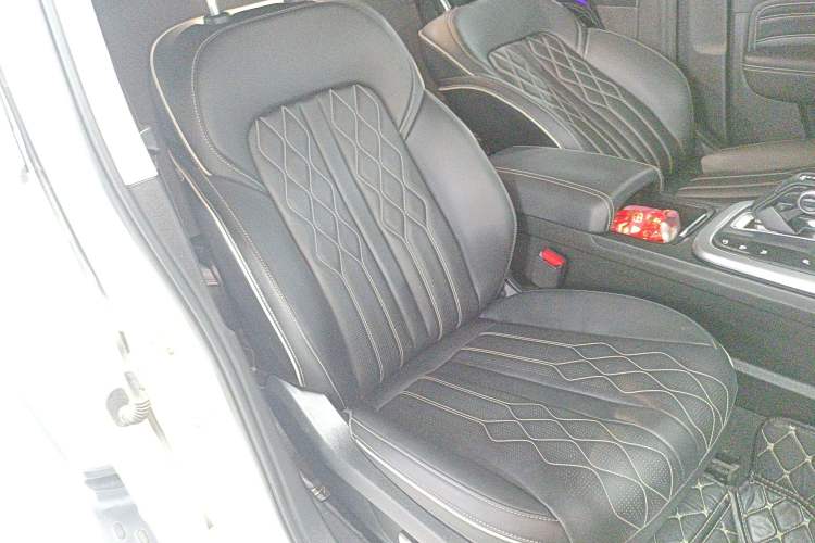 Used Tank 300 2023 City Edition 2.0T My Vision Model Right Front Seat