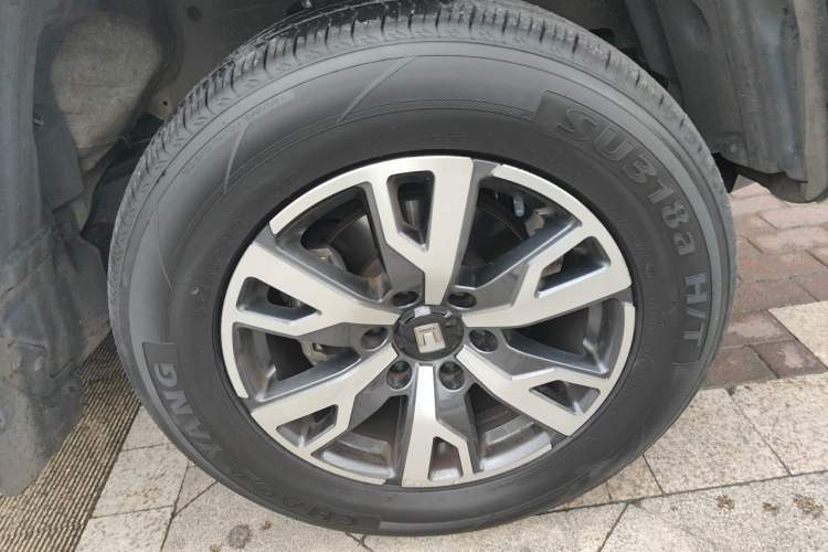 Used Tank 300 2023 City Edition 2.0T—Stylish as Ever Right Front Wheel Hub