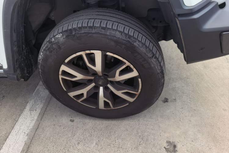 Used Tank 300 2023 City Edition 2.0T—Stylish as Ever Right Front Wheel Hub