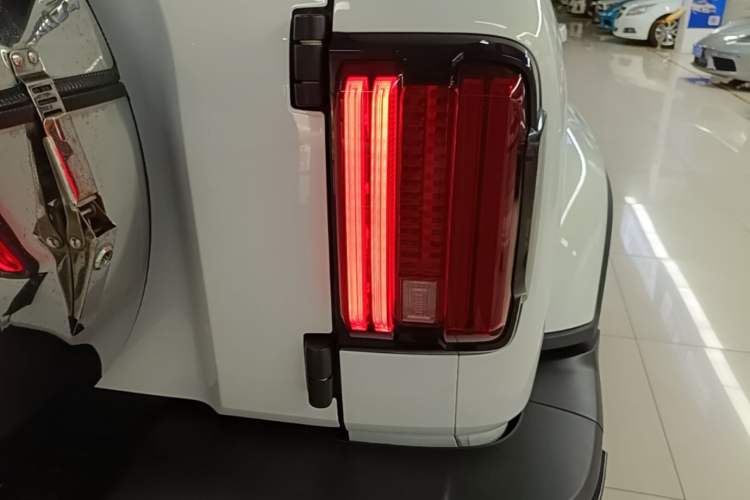 Used Tank 300 2023 City Edition 2.0T—Stylish as Ever Right Rear Taillight