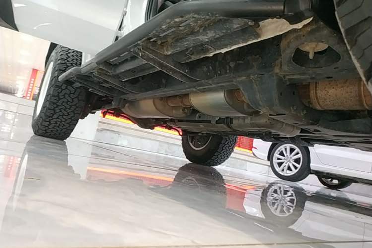 Used Tank 300 2023 2.0T Iron Rider 02 Right Side Sill