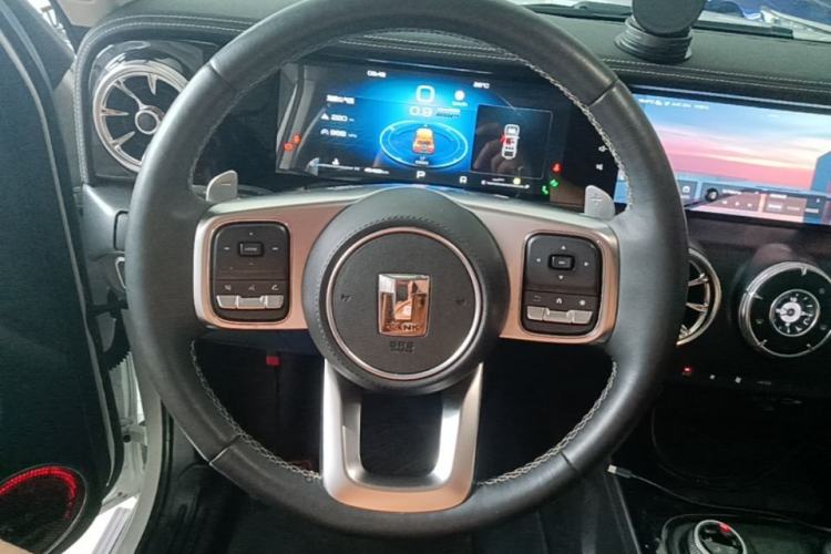 Used Tank 300 2023 City Edition 2.0T—Stylish as Ever Steering Wheel