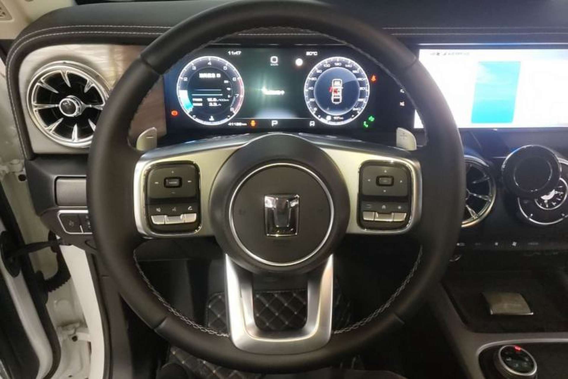 Used Tank 300 2023 City Edition 2.0T—Stylish as Ever Steering Wheel