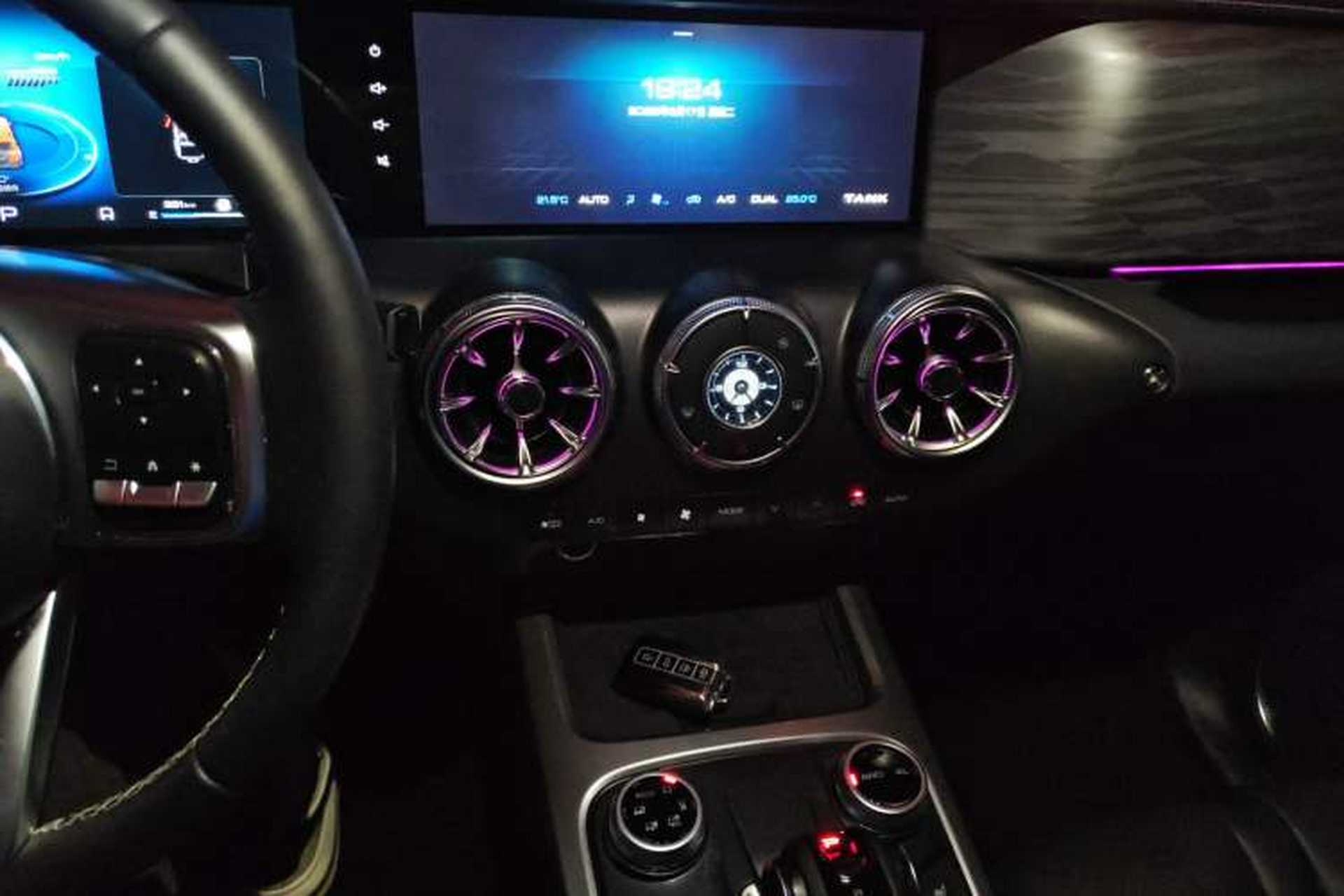 Used Tank 300 2023 City Edition 2.0T—Stylish as Ever Audio And AC Panel